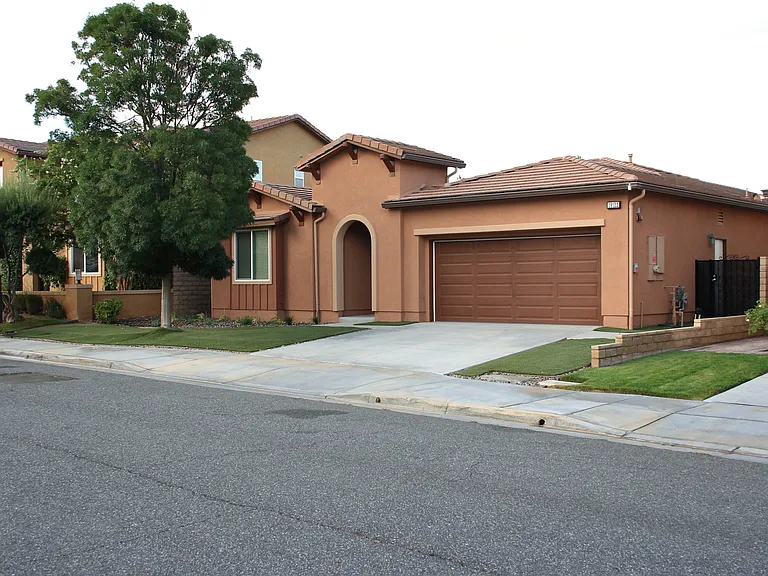 19122 Graham Ln — Photo 1