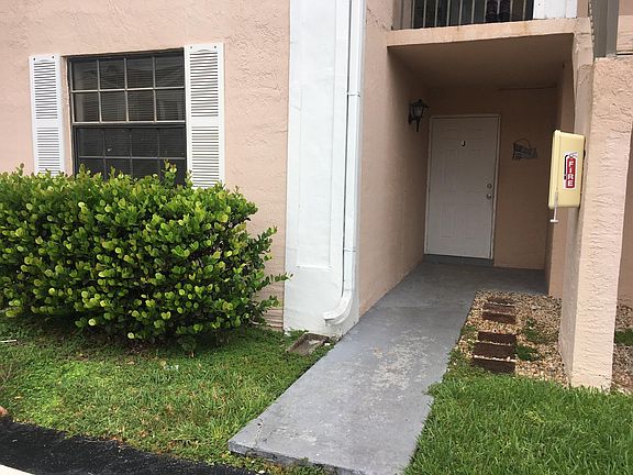 2nd image of 1200 N Liberty Ave #1200J