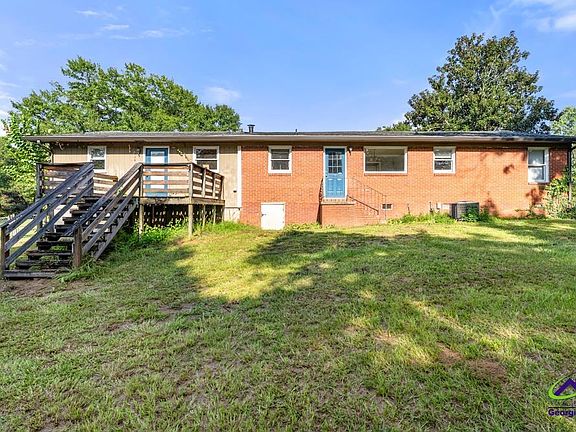 3rd image of 209 Fleming Dr