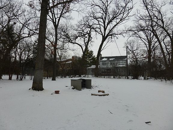 5th image of 258 East Ln