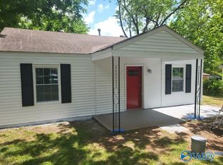 902 Fairway Dr NW, Huntsville, AL 35816