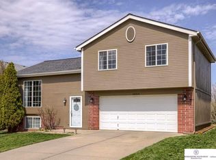 11064 Mary St, Omaha, NE 68164