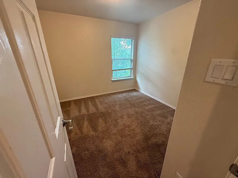 1427 Denver Blvd — Photo 17