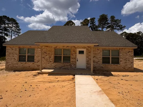 687 N Washington St, Lyons, GA 30436