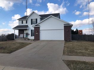 4048 Raleigh Ave, Bettendorf, IA 52722