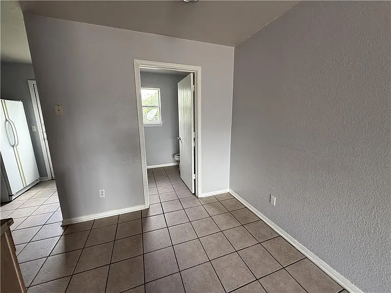 2807 Cantabrian Dr #B — Photo 5