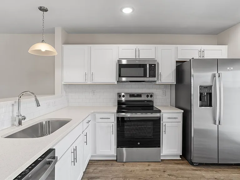 1009 Peony Ln — Photo 10