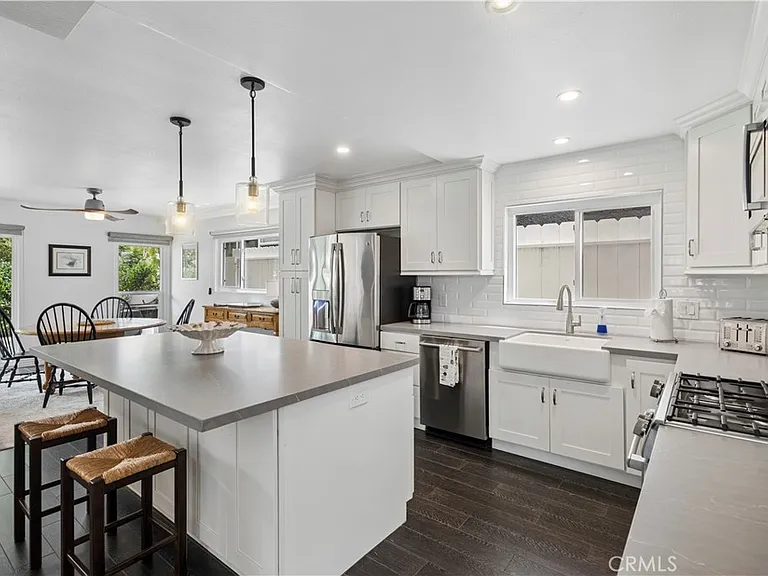 618 Acacia Ave — Photo 4