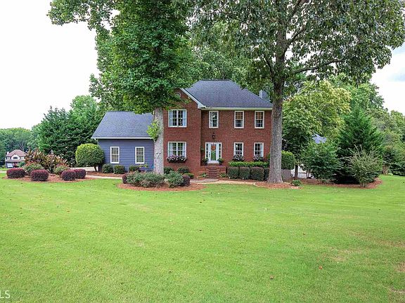 2nd image of 830 Summerchase Trl