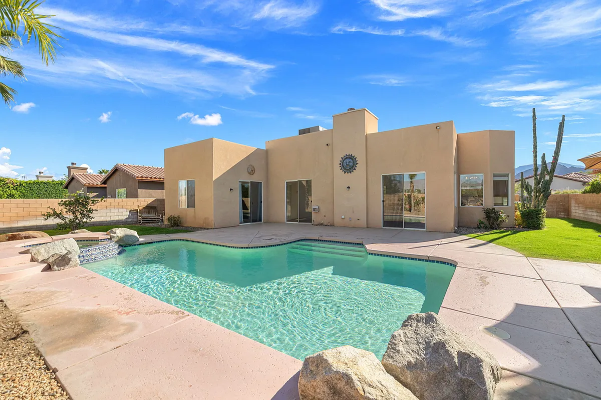 Building Photo - 18 Tucson Cir