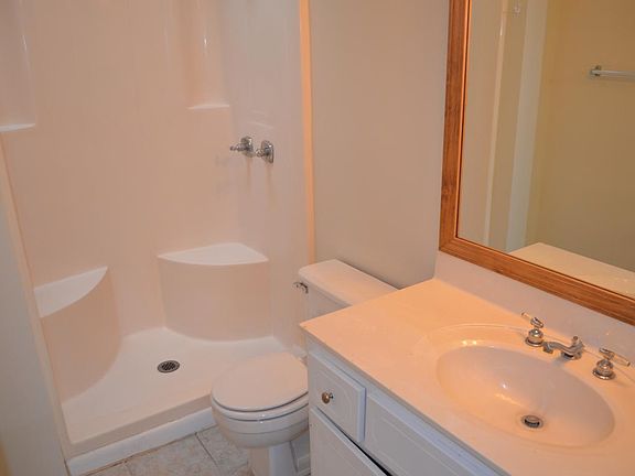 3rd image of 407 Heritage Way