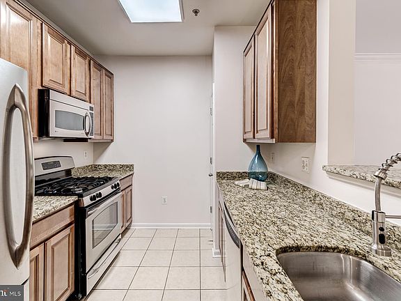 2nd image of 4870 Eisenhower Ave Unit 108