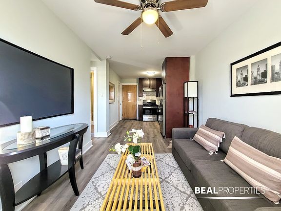 4th image of 725 Saint Johns Ave #19