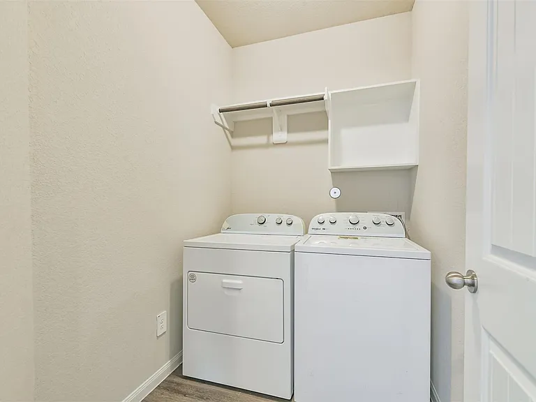 2934 Lawrence Park Ct — Photo 17