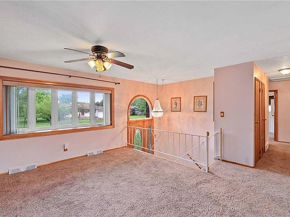 2nd image of 24357 Woodmere Dr