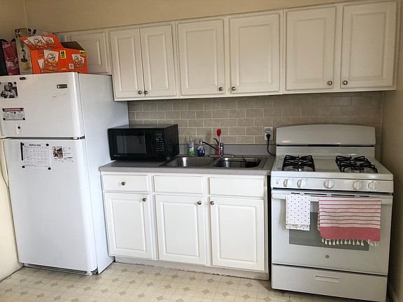 5th image of 1440 Elmwood Ave APT C