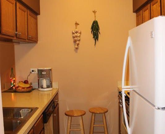 3rd image of 1426 Fairway Dr #1