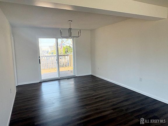 3rd image of 238 Raritan Blvd