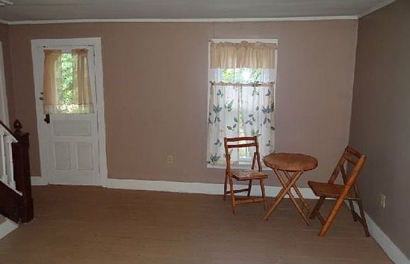 2nd image of 10736 Floyd Pike