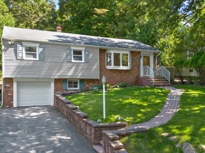 10 Iroquois Ave, Oakland, NJ, 07436
