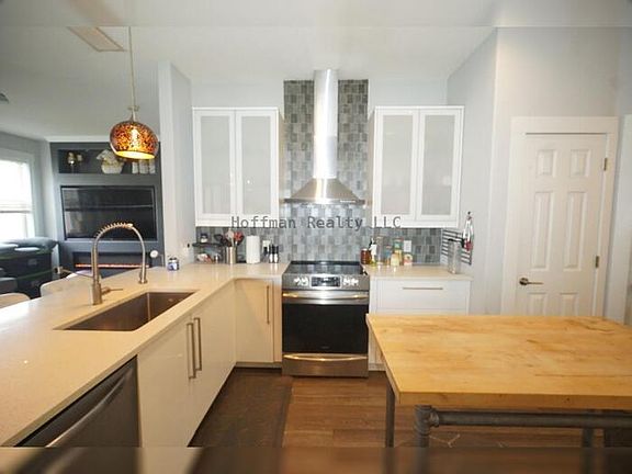 5th image of 8815 Royal Enclave Blvd