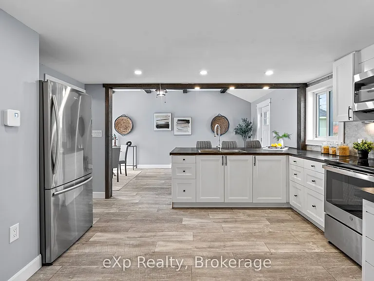 236 Sydenham St — Photo 14