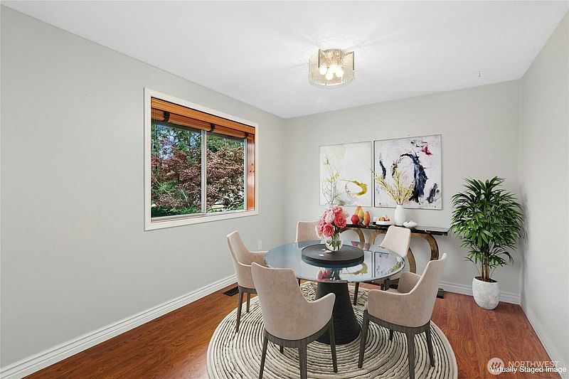 5th image of 18201 Vineway Place