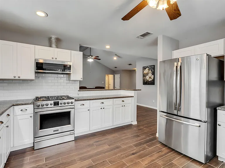 2554 Olympus Dr — Photo 18