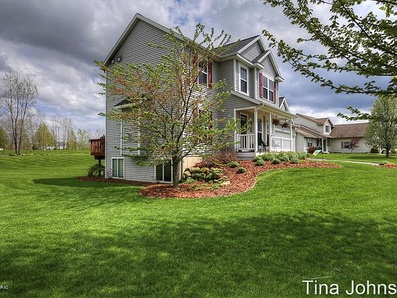 3rd image of 9340 Crest Circle Dr NE