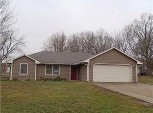 309 E McCarty St, Edgerton, KS 66021