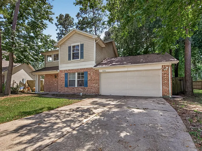 18174 Woodsdale Ct — Photo 2