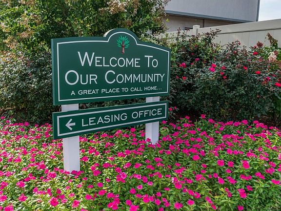 Leasing Office Sign