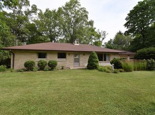 4122 W Mequon Rd, Mequon, WI 53092