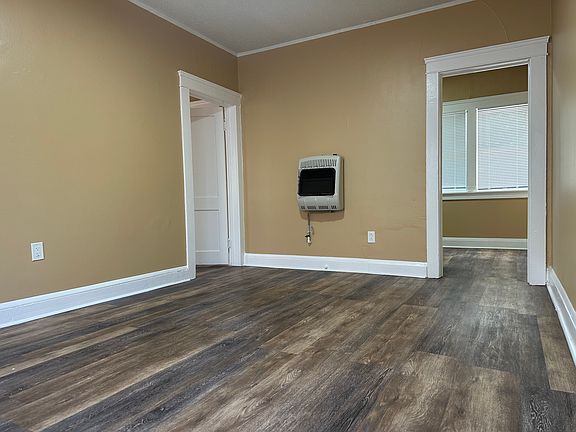 3rd image of 124 S Oleander Ave #4