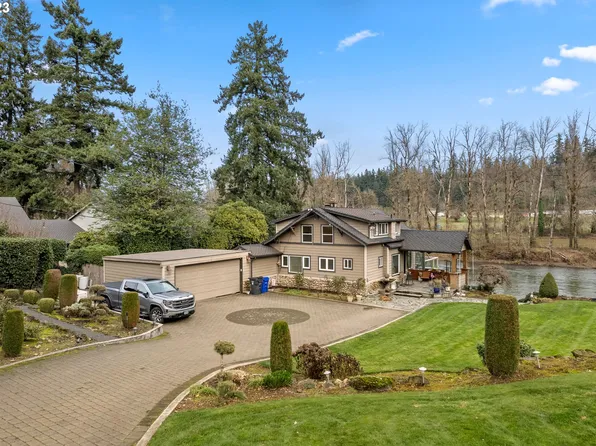 855 Edgewater Rd, Gladstone, OR 97027