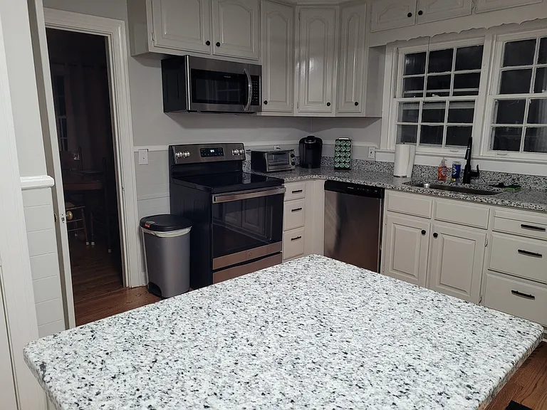 509 Hickory St SE — Photo 10