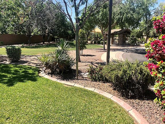 5th image of 2442 E Everglade Ct