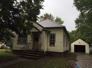 330 Broadway St, Centerville, SD 57014