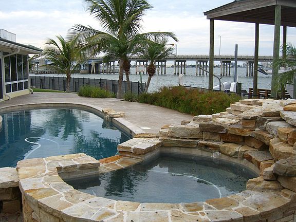 2nd image of 100 Driftwood Ln