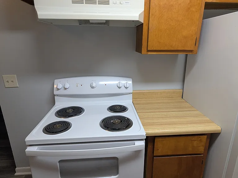 East Lake Apartments — Photo 27
