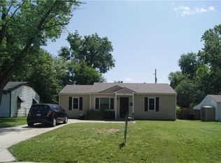 105 Spring Valley, Bonner Springs, KS 66012