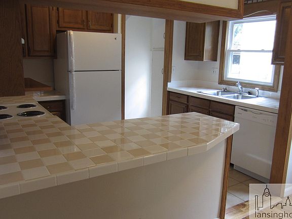 2nd image of 1313 W Barnes Ave