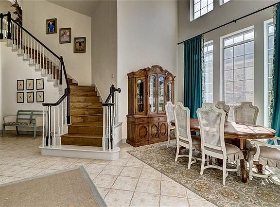 3rd image of 12104 Portobella Dr