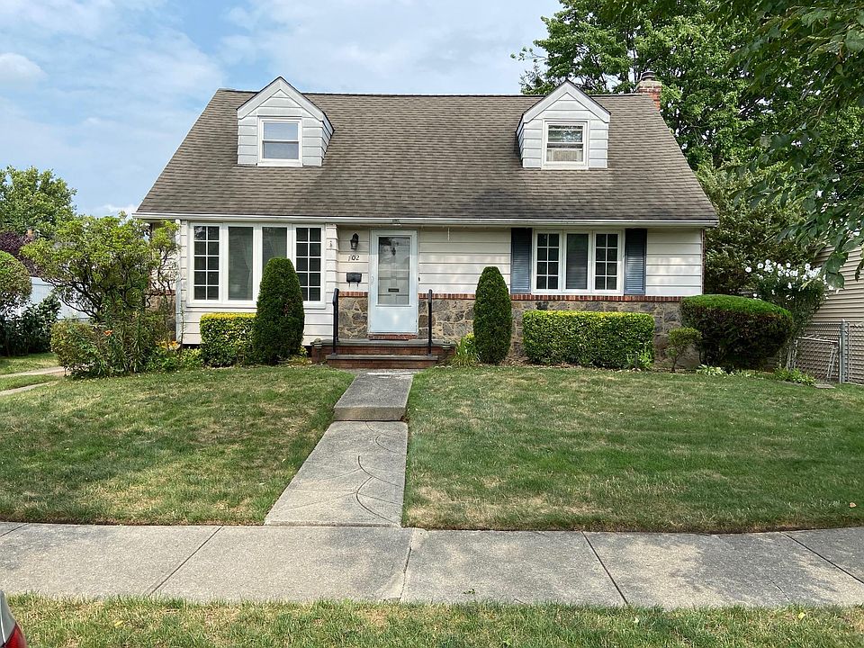 1st image of 102 Schumacher Drive