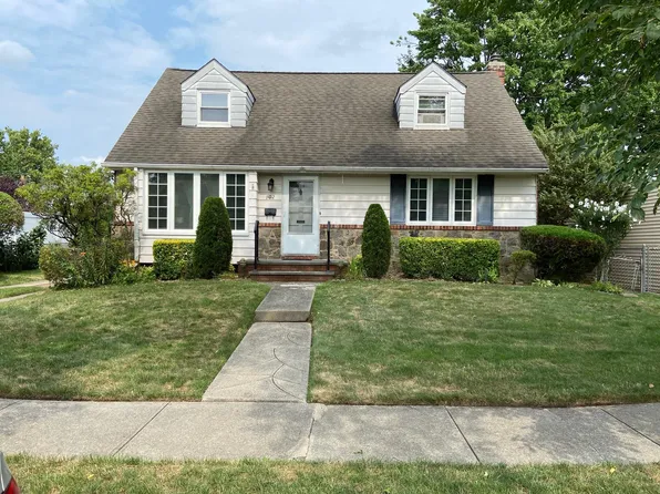 102 Schumacher Drive, New Hyde Park, NY 11040