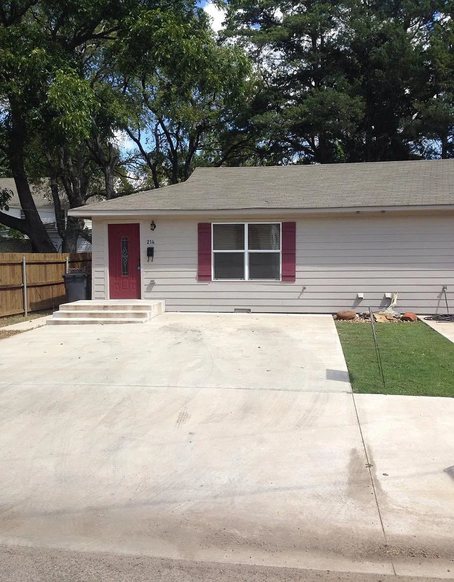 1 bed, $750 — Photo 1