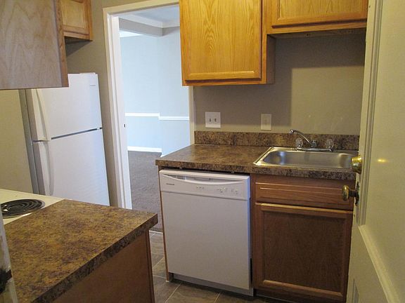 4th image of 300 Mayfair Blvd APT A