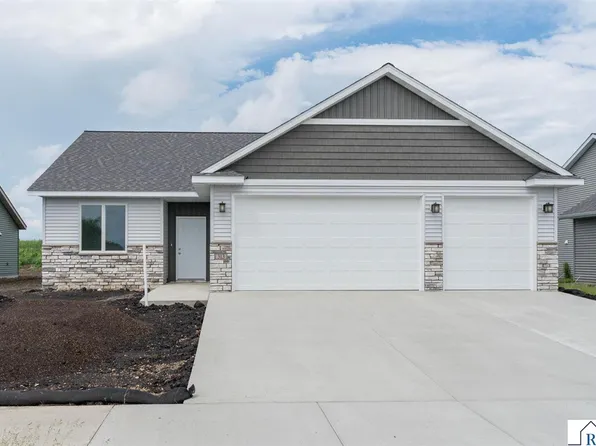 313 Falcon Run, Eagle Lake, MN 56025
