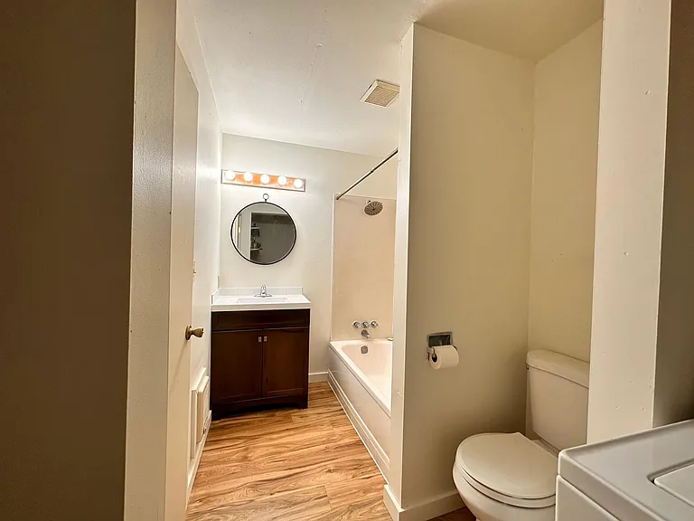 708 N Poplar St #A — Photo 12