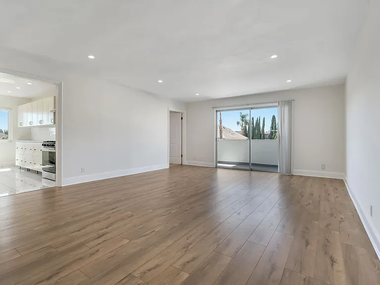 929 S Bedford St — Photo 5